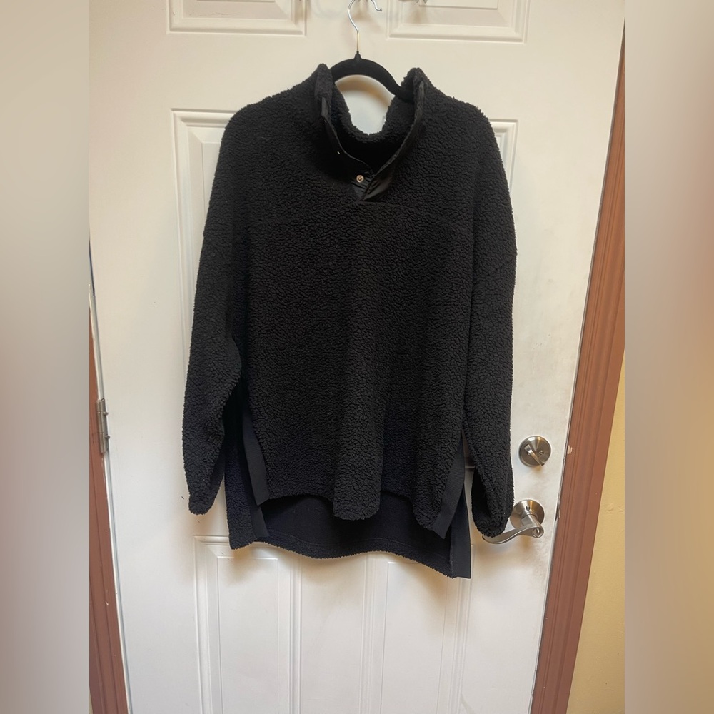 Old Navy Black Sherpa Pullover Sweater with Side Slits XL